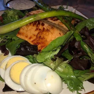 Grilled Salmon Salad