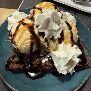 Brownie Sundae