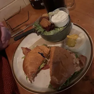 Mark Twain Chicken Sandwich