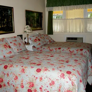 Abbys room - sleeps 4
