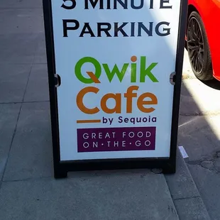 a 5 minute parking sign