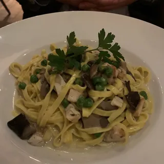 Tagliolini Al Pollo