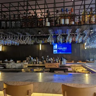 The bar, plenty of seats and airy since it's by the door which remained open