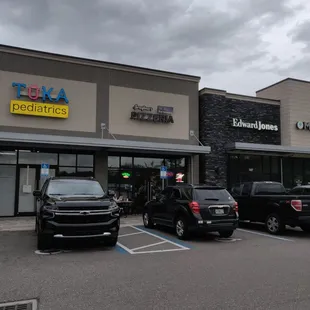 the outside of the restaurant