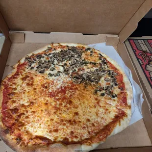 1/2 cheese and 1/2 mushroom large pizza