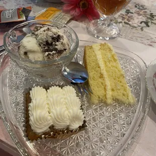 Desserts... lemon chiffon cake, carrot cake and penguin ice cream (coconut + chocolate)