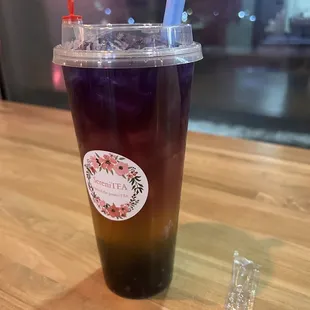 Butterfly pea lemonade with tapioca