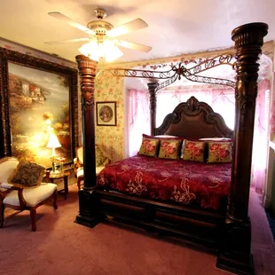 The Sunflower Suite at Serenity B&amp;B; Wichita, KS