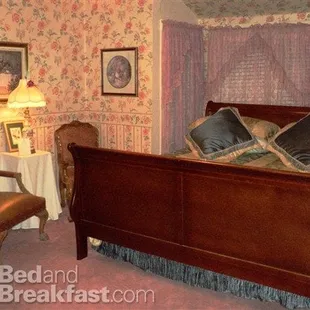 Sunflower Suite at Serenity Bed and Breakfast Inn @ 1018 N. Market Street in Wichita, KS 67214 - &quot;Wichita&apos;s Most Romantic B&amp;B&quot;