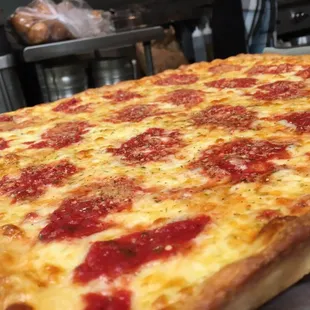 Old fashion pan pizza