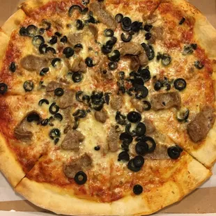 Black olive + sausage