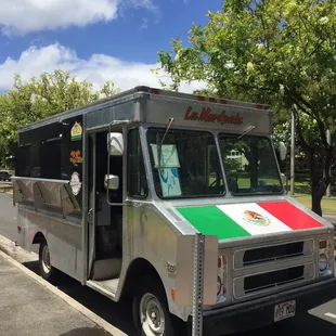 The trucks good side ()