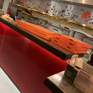 HUGE box to fit 30 inch pizza