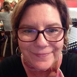 Laura R.