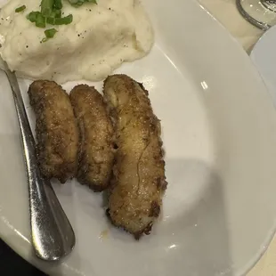 Fried bananas and mashed potatoes