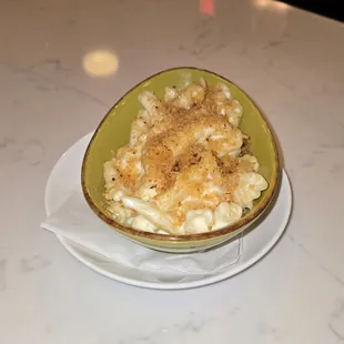 The Best Truffled Mac &amp; Cheese we&apos;ve ever eaten ( 10/10 ) It was so flavorful and cheesy.. I want more