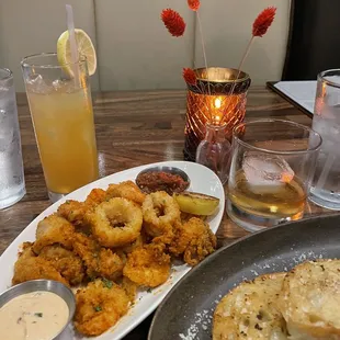 CRISPY CALAMARI &amp; SHRIMP and Garlic bread