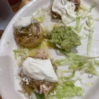 Sopes con Pollo