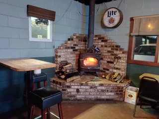 Ed's Cocktail Lounge