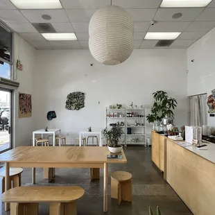 sushi and sashimi, interior