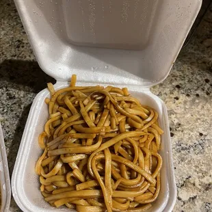 C6. Lo-Mein noodles