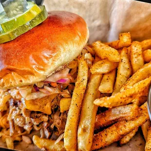 Pulled pork sandwich
