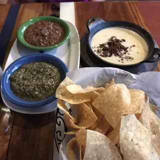 Queso Con Chorizo