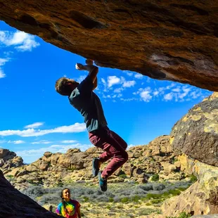 Climb with local guides who climb at Hueco Tanks regularly!