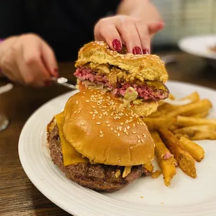 Session burger medium rare