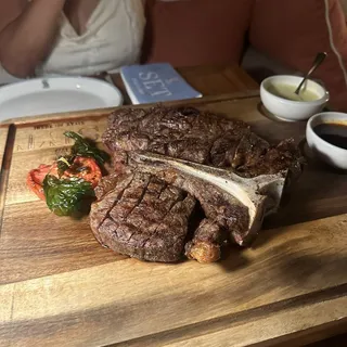 32oz PORTERHOUSE CHOP