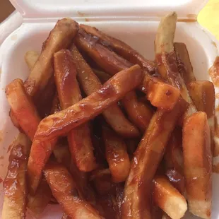 Fries with sauce