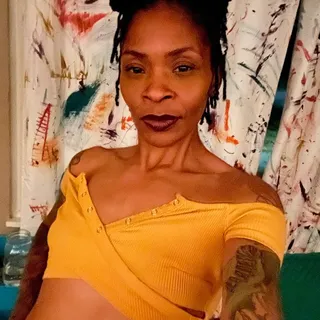 Nikki D.
