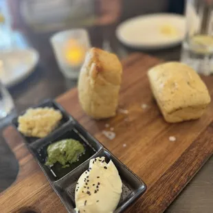 Two small logs of bread. Owner images on Yelp of the bread shows it being 3x the size. FYI