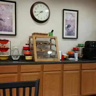 Breakfast...pastry, toast &amp; bagels