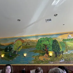 More artwork painted right on the wall. So pretty.