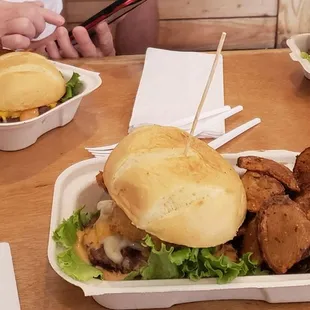 Seven Brothers Burger