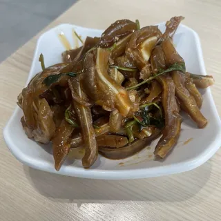 Pig-ear Salad with Chili Oil Dressing