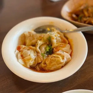 Wonton with Chili Sauce