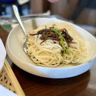 Noodle with Scallion Oil Sauce