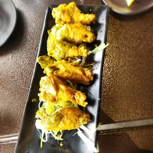 food, chicken wings and fried chicken