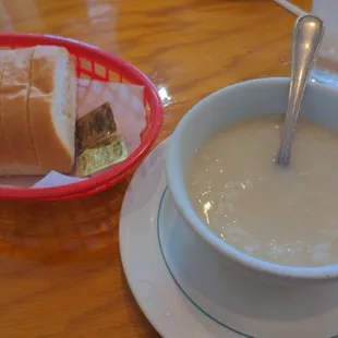 Lemon chicken rice soup &amp; bread