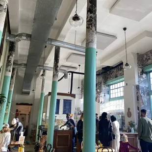 Seven Swans Creperie