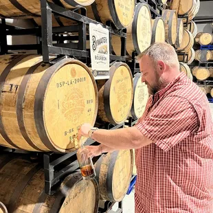 Bourbon bottle fill experience