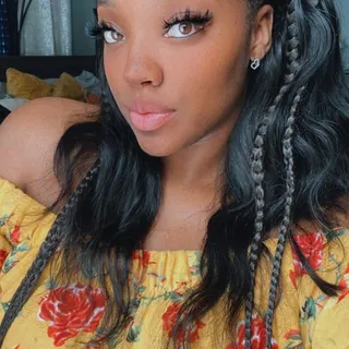 Kiki B.
