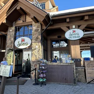 Outside Bar