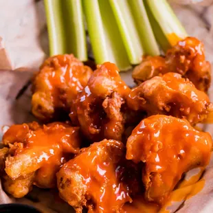 Jumbo hot wings