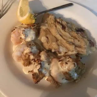 Stuffed shrimp with mashed potatoes