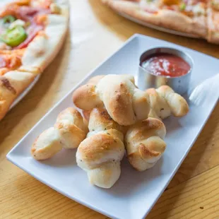 Sexy Pizza garlic knots (vegan)