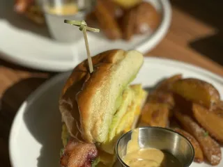 Presley's Kitchen & Bar