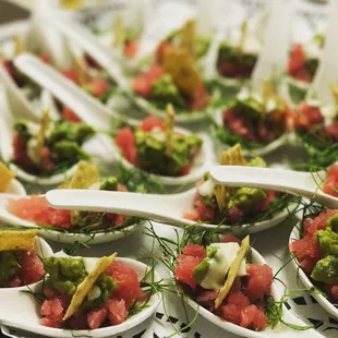 Tuna Tartare, Passed hors d&apos;oeuvres